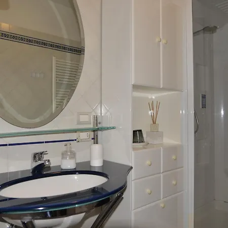 22 Garibaldi Bed & Breakfast