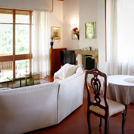 לינה וארוחת בוקר 22 Garibaldi